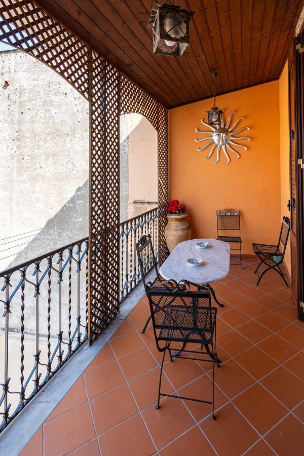 Le Rose di Nonna Maria, appartamento di lusso in centro città Palermo Exterior foto